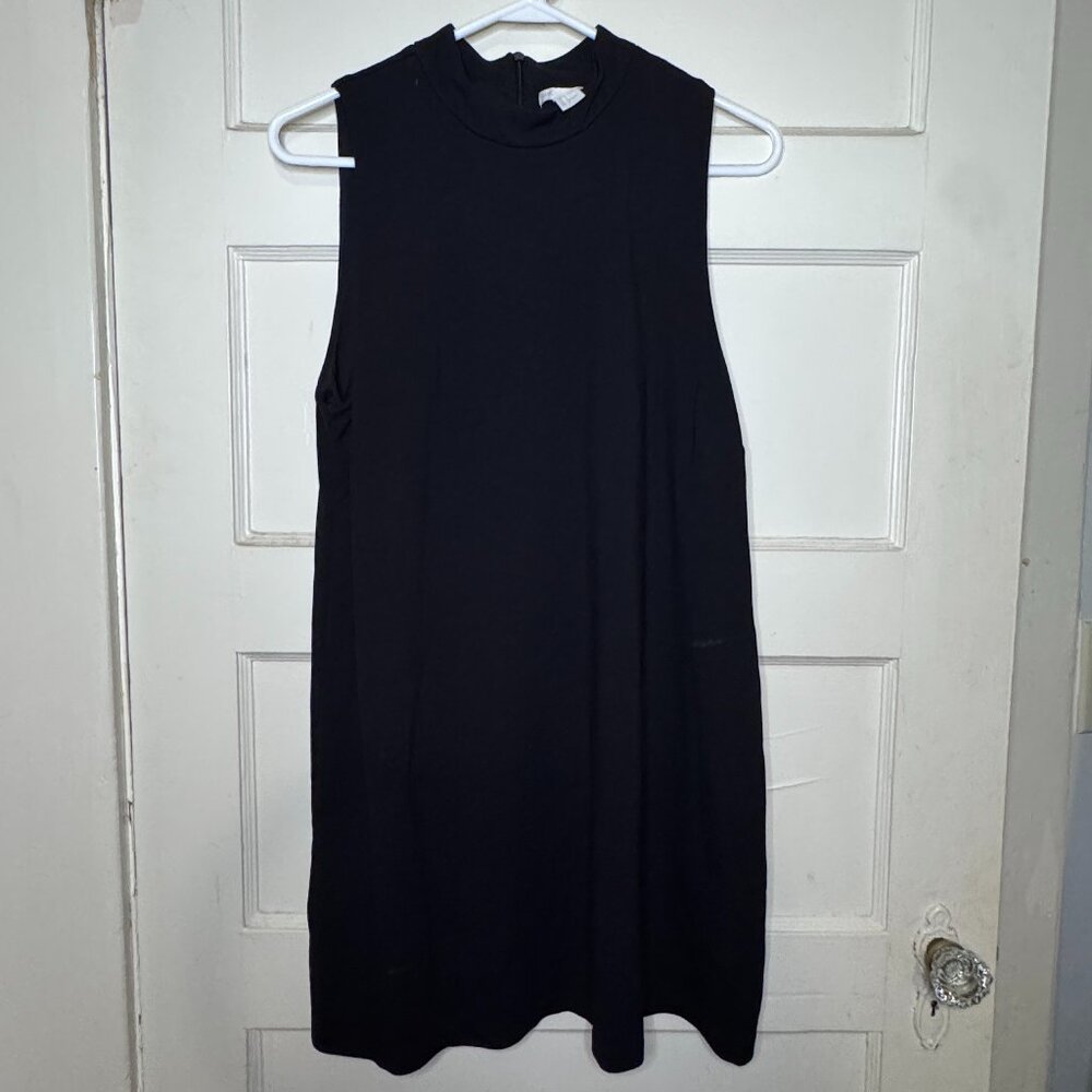 Black Sleeveless Shift Dress